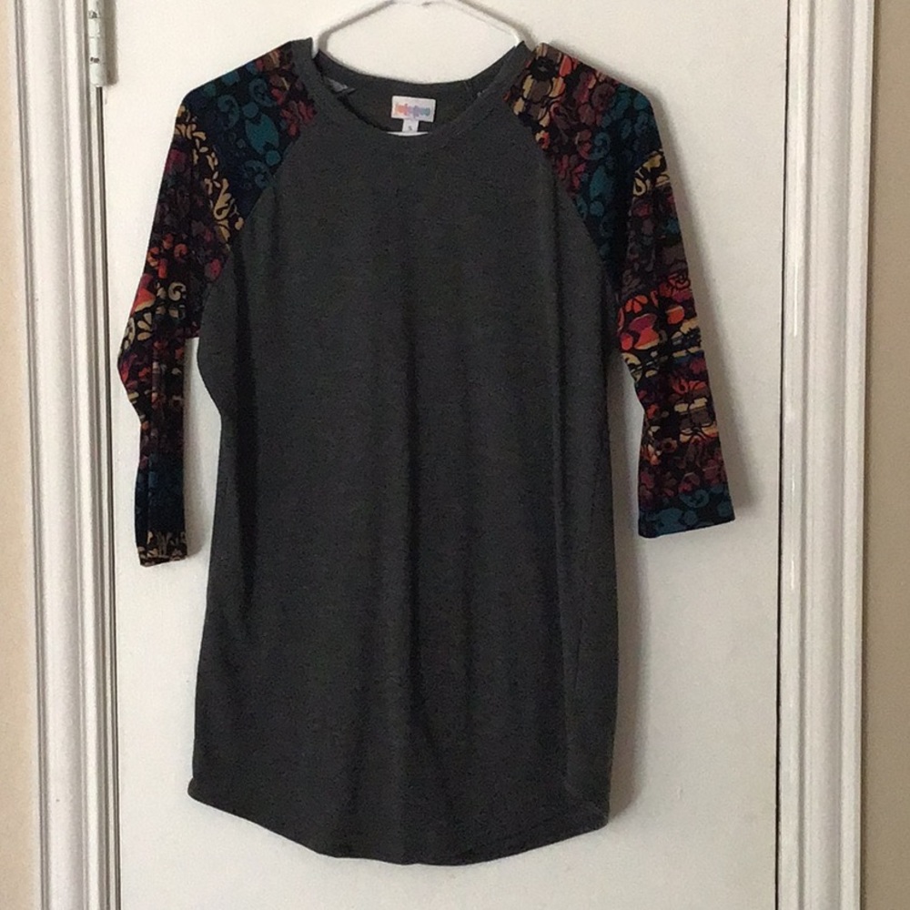 Raglan top with pattern sleeves
